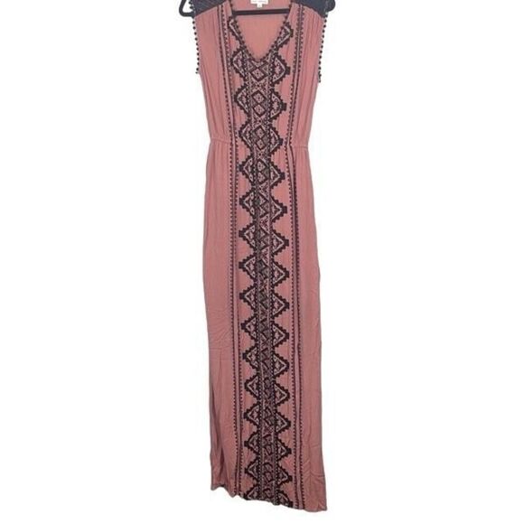Coco and Jaimeson Embroidered Maxi Tank Dress Size Medium - Picture 3 of 11
